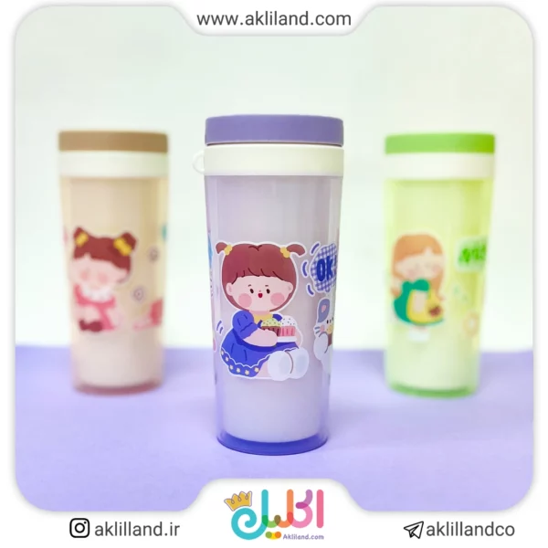 ليوان پلاستيكی درب دار دختر شاد